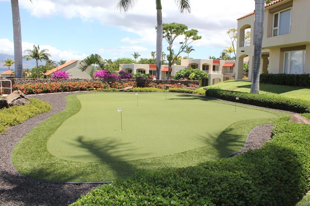 Private putting green available for residents use