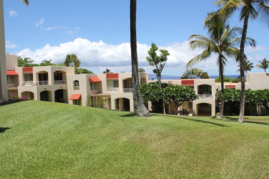 Quiet and peaceful Wailea Palms are enjoyed by residents alike