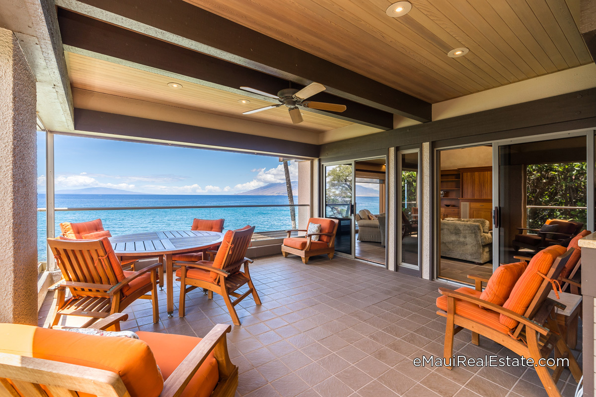 Spacious covered lanai spaces make outdoor living graceful at Wailea Point.