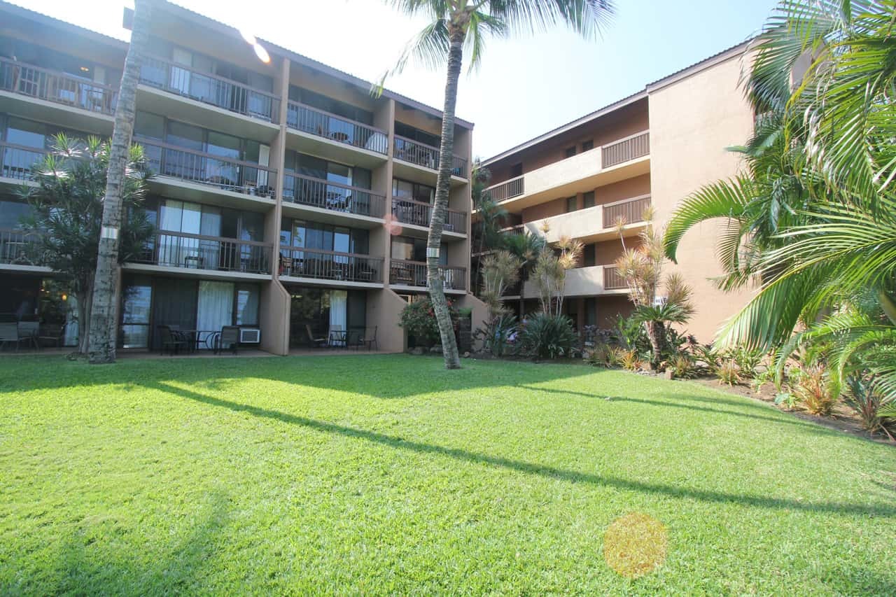 The Maui Vista complex consists of three building clusters which each have 4 floors
