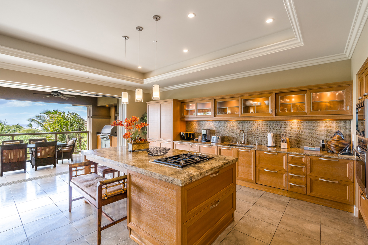 Warm and inviting interiors: Kitchen