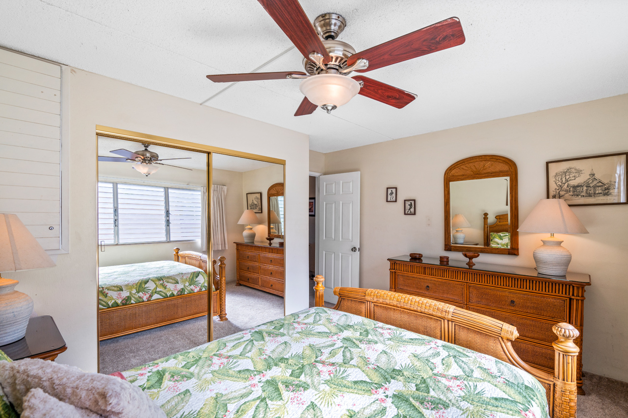 Bedroom: 